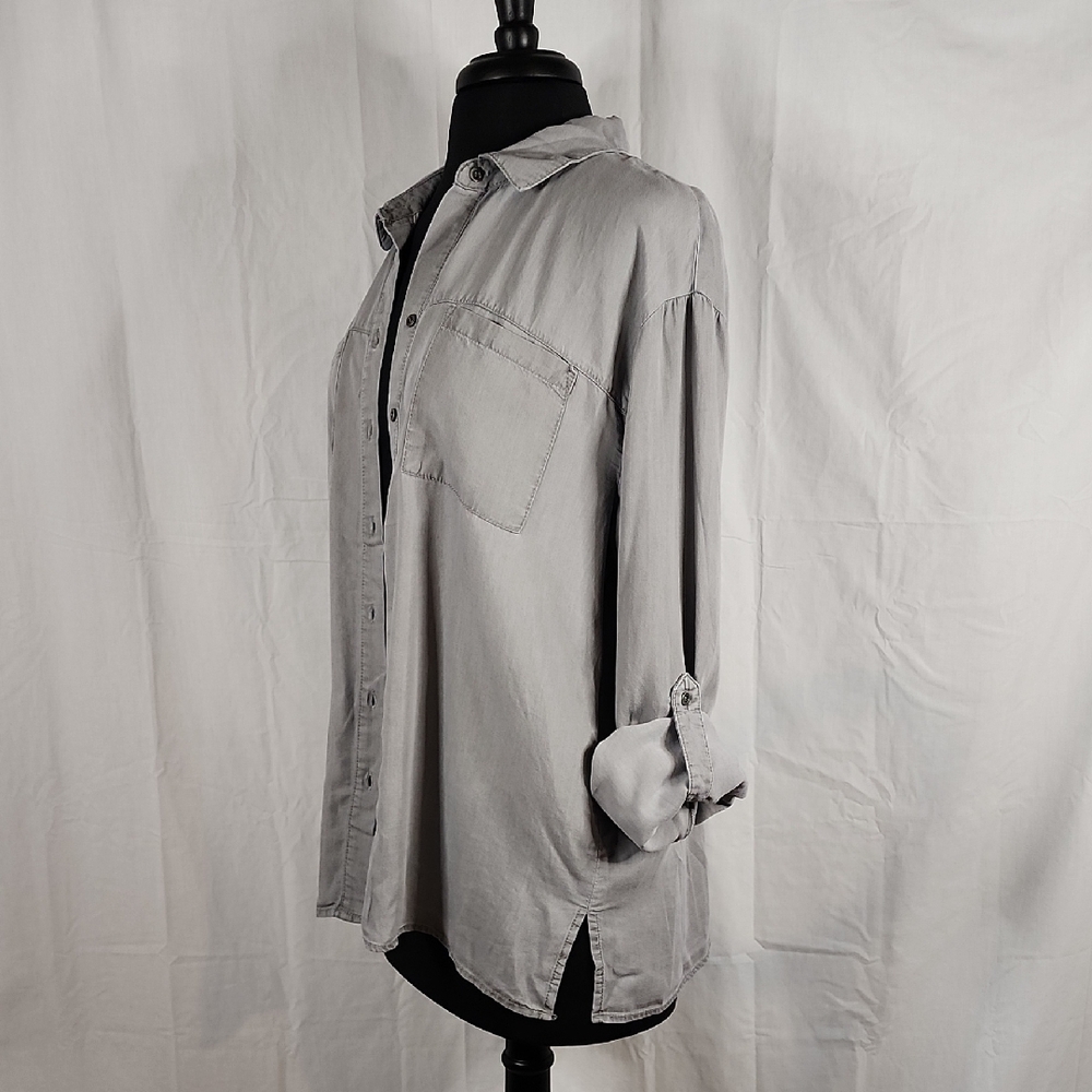 Jane Delancey Gray Button-Up Shirt Size Medium